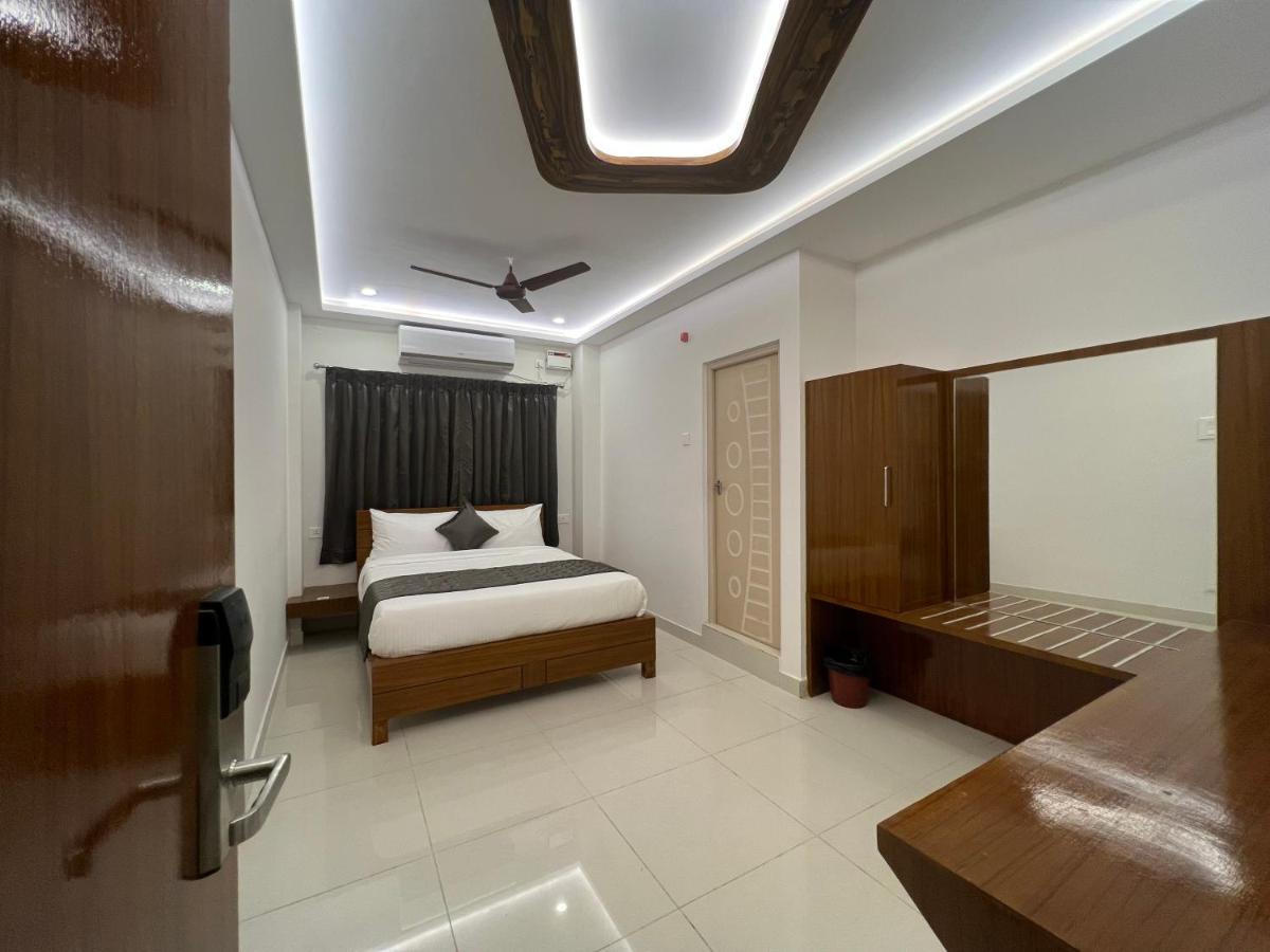 Le Hotel Host Tiruchirappalli Eksteriør billede